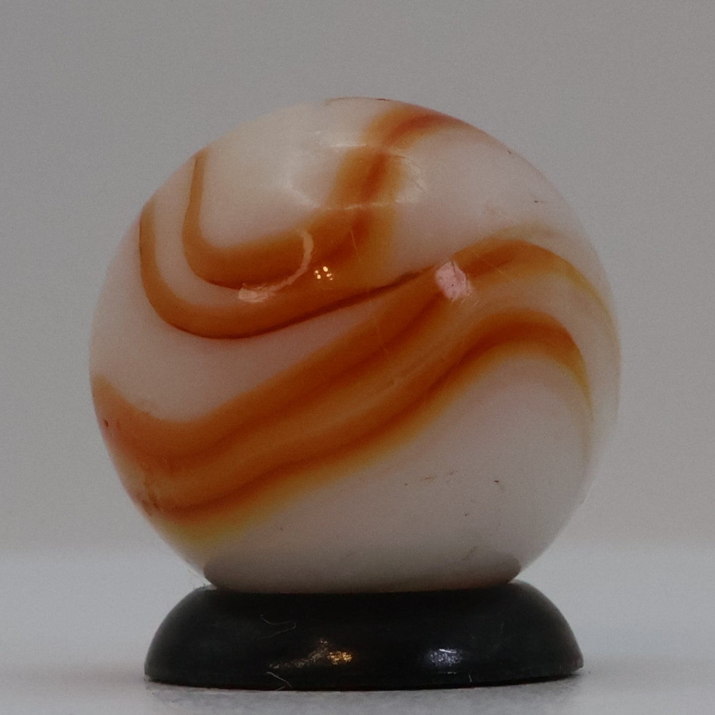 5/8" Swirl Marble White/ Orange/ tan NM