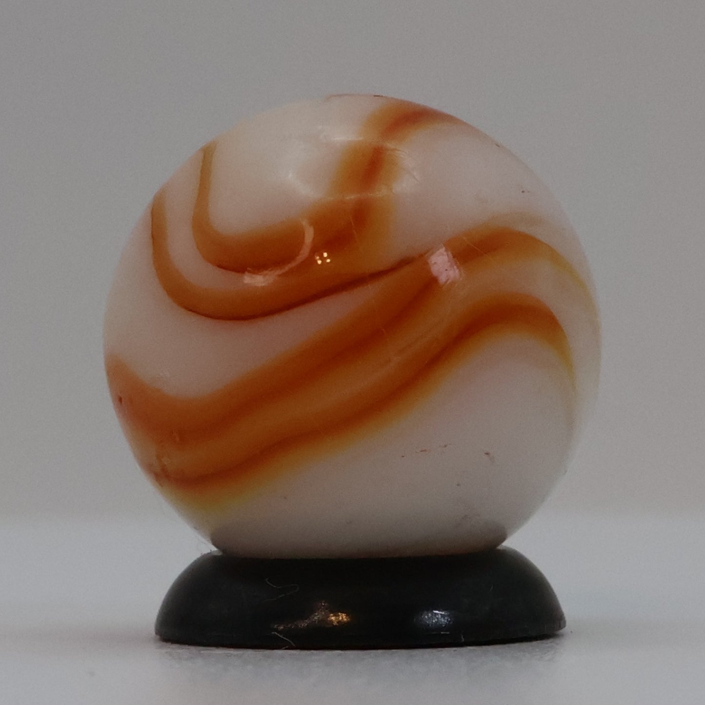 5/8" Swirl Marble White/ Orange/ tan NM