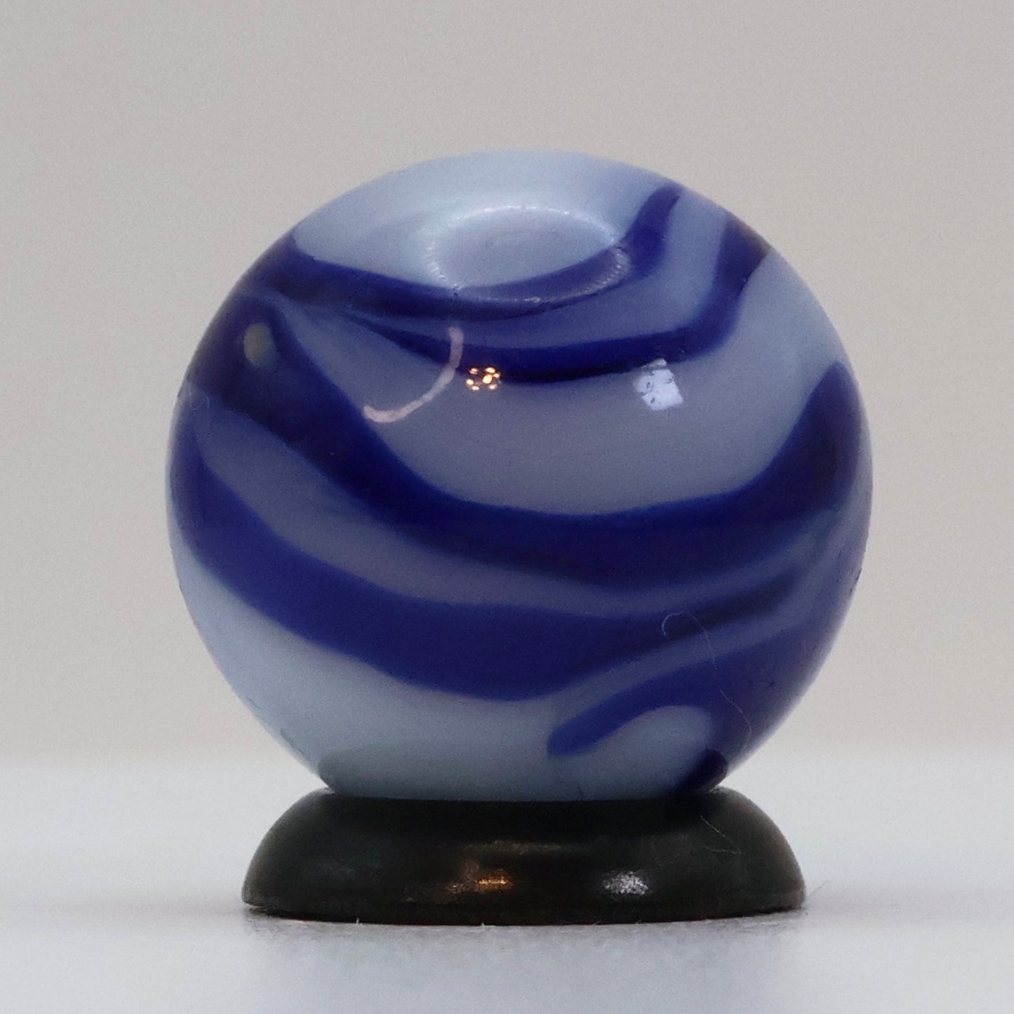 5/8" Swirl Marble Blue & White NM++