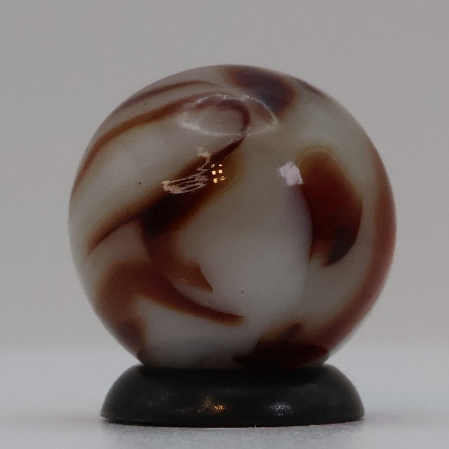 5/8" Swirl Marble Red(Oxblood?) Champion?/ Ravenswood? M-