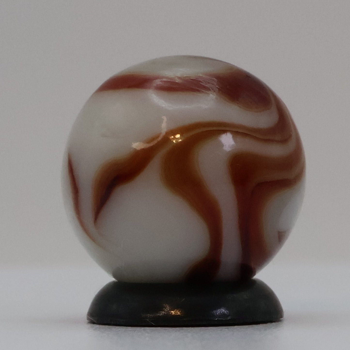 5/8" Swirl Marble Red(Oxblood?) Champion?/ Ravenswood? M-