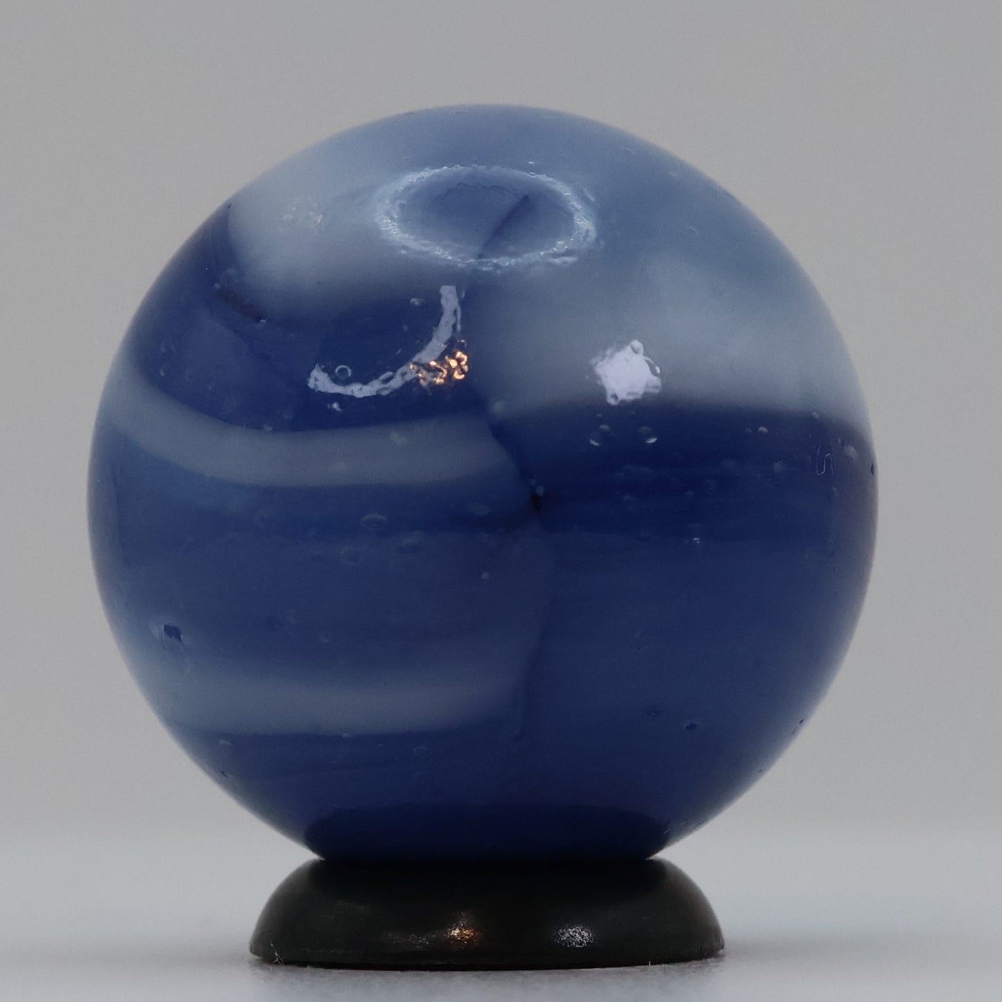 7/8" Peltier Rainbo Marble Translucent Blue & White NM+ Shooter