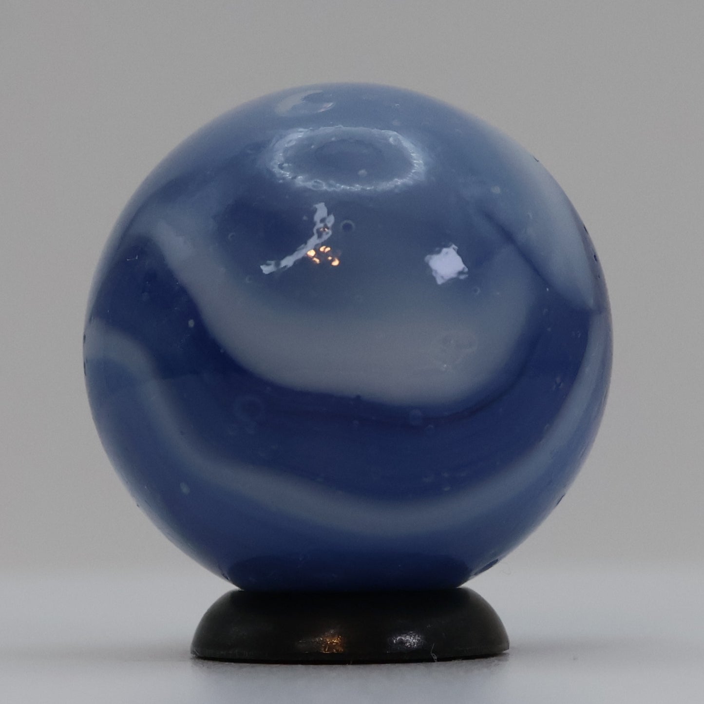 7/8" Peltier Rainbo Marble Translucent Blue & White NM+ Shooter