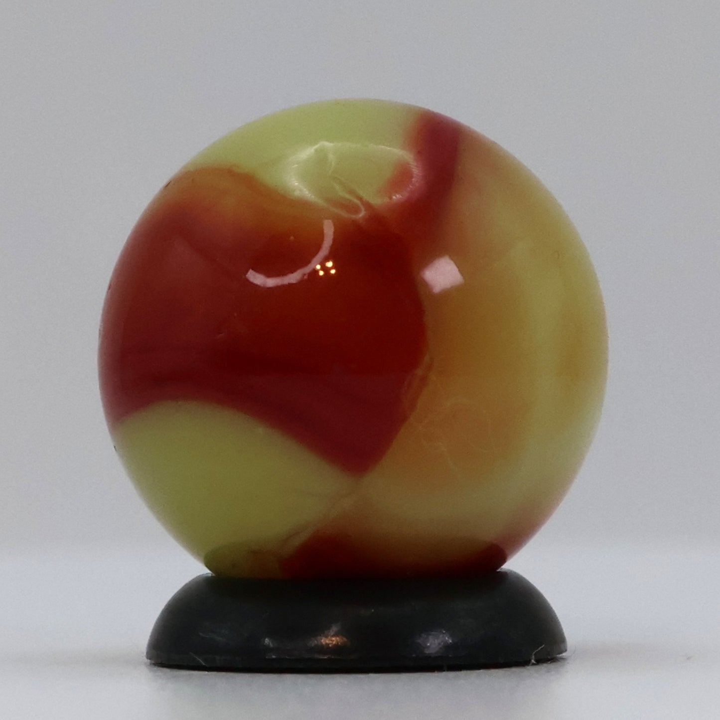 5/8" Peltier National Line Rainbo Marble Red Bee NM+