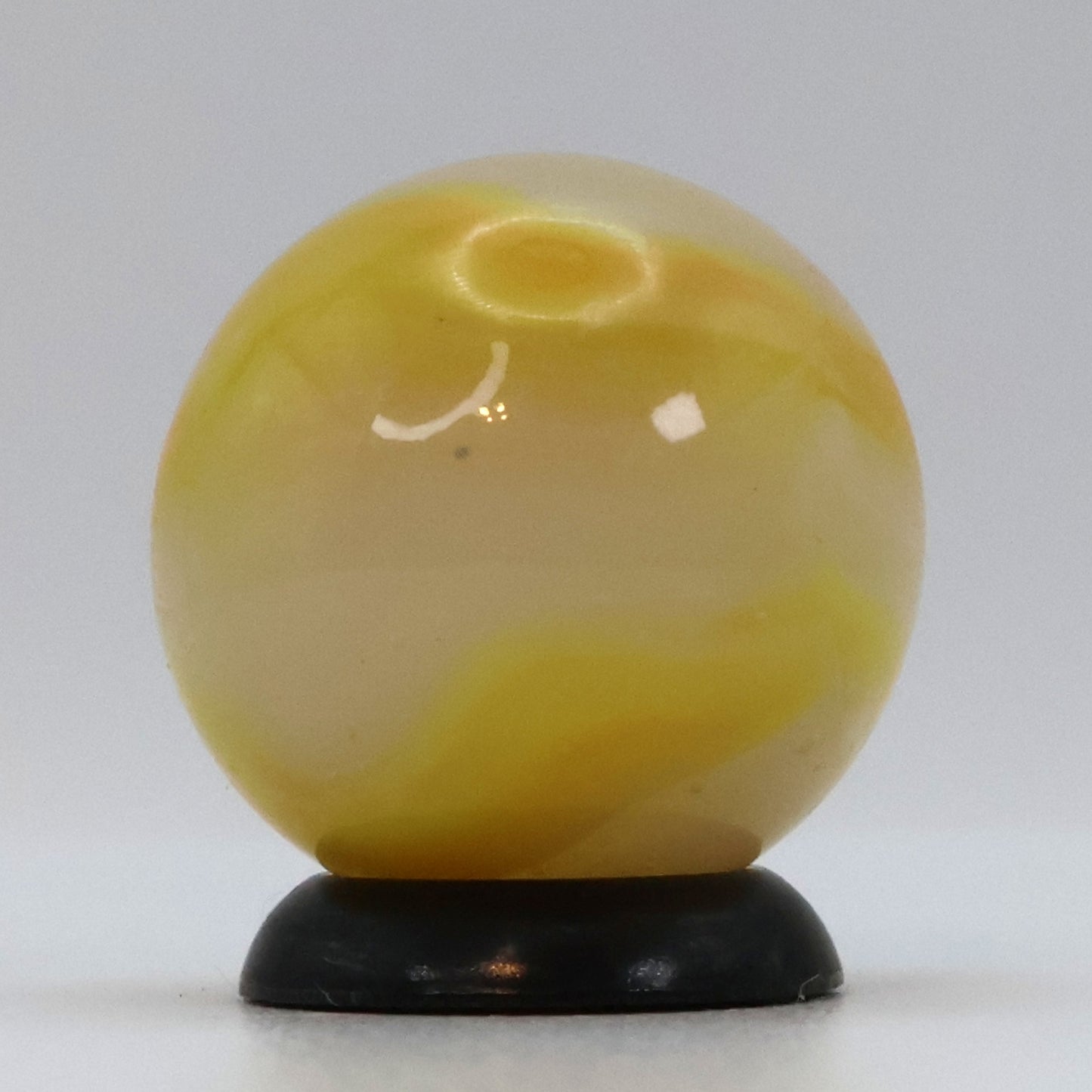 5/8" Peltier Rainbo White & Yellow Marble NM++