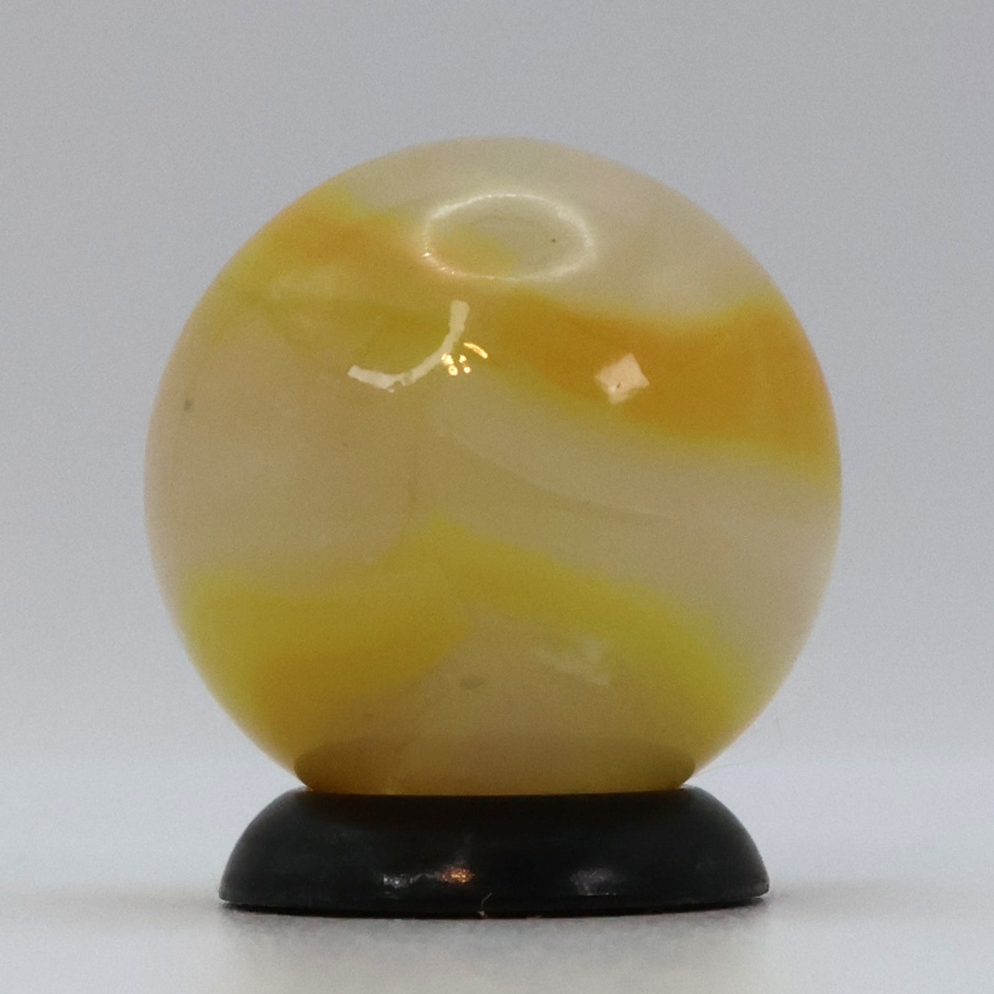 5/8" Peltier Rainbo White & Yellow Marble NM++