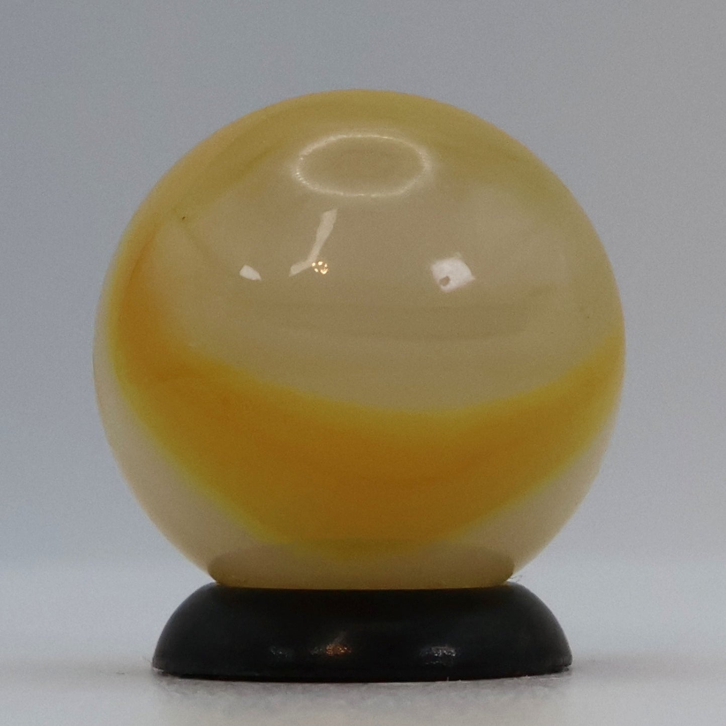 5/8" Peltier Rainbo White & Yellow Marble NM++