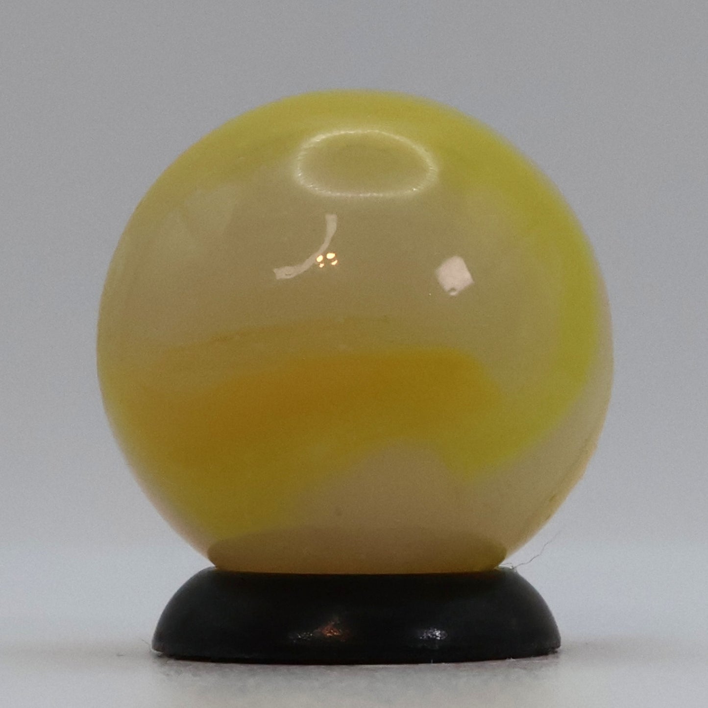 5/8" Peltier Rainbo White & Yellow Marble NM++