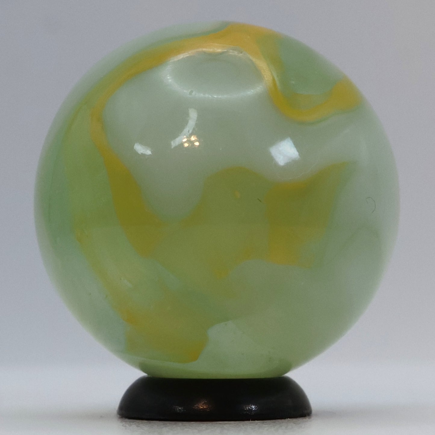 1" Vitro Agate Conqueror Phantom? Yellow MINT