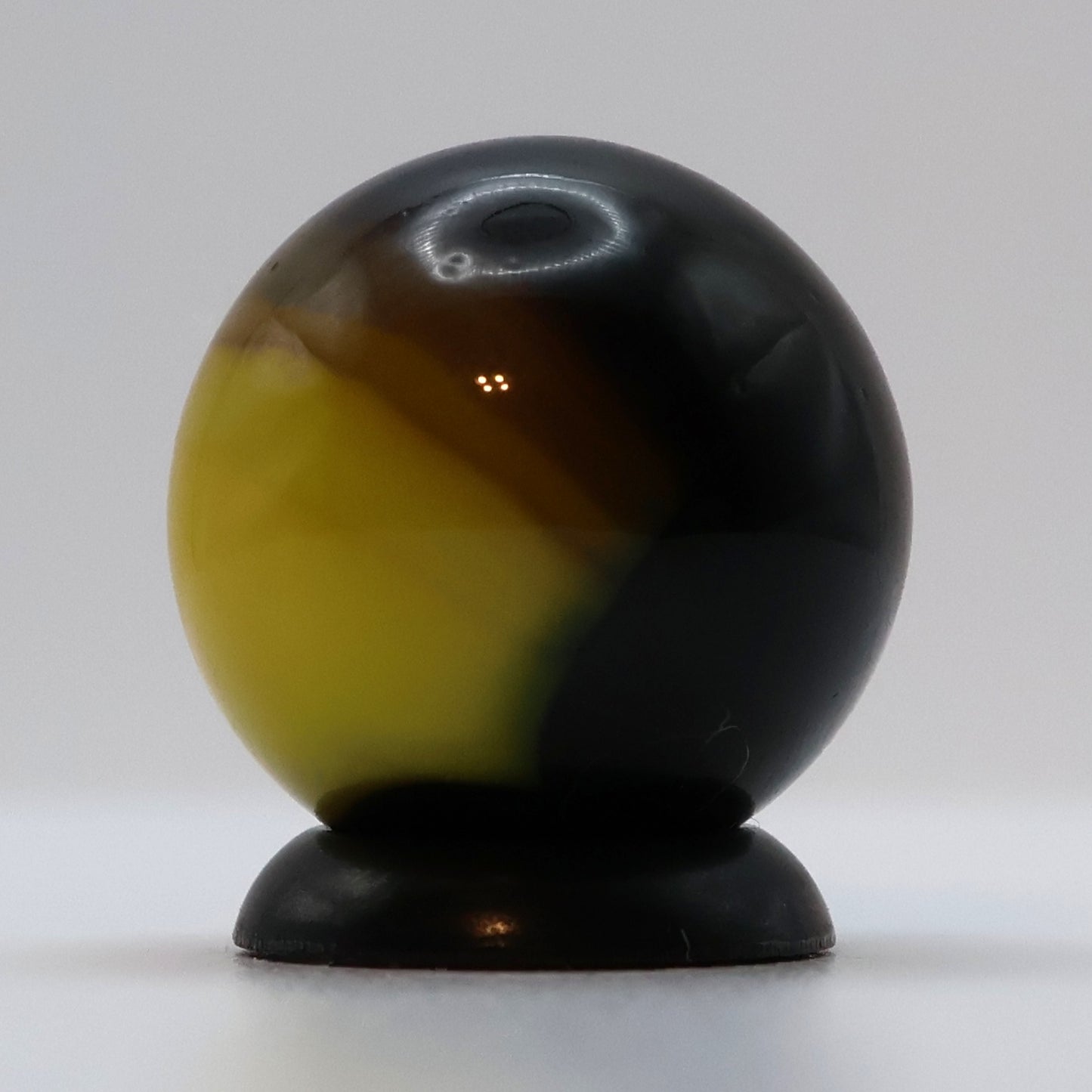5/8" Akro Agate Royal Patch "Bumblebee" Yellow & Black NM+