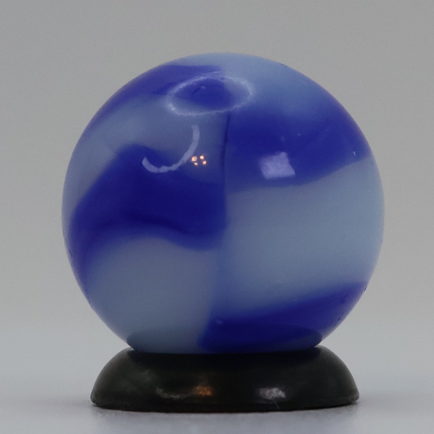 5/8" Peltier Rainbo Blue Zebra Marble M-