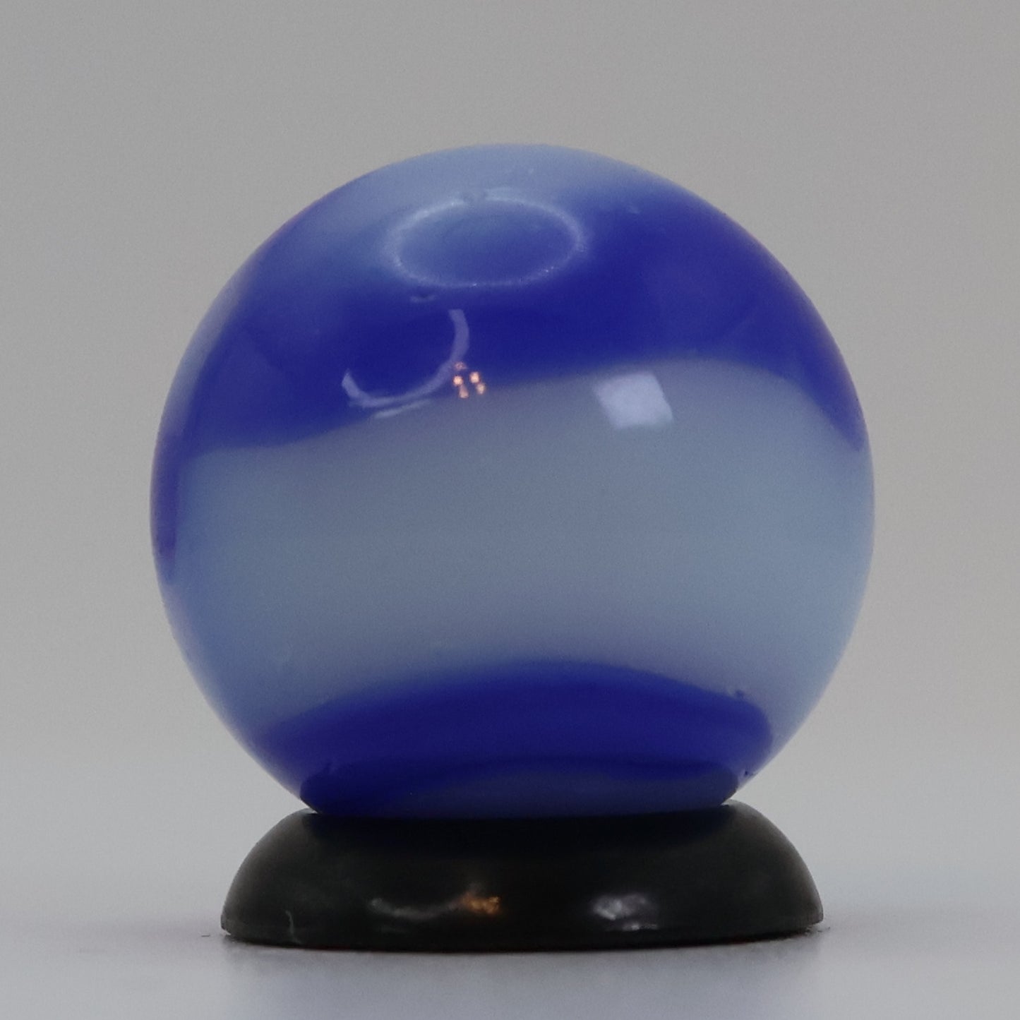 5/8" Peltier Rainbo Blue Zebra Marble M-