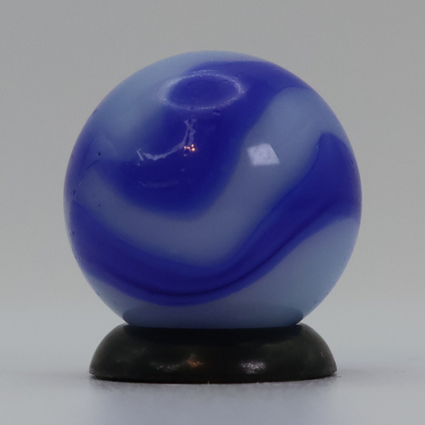 5/8" Peltier Rainbo Blue Zebra Marble M-