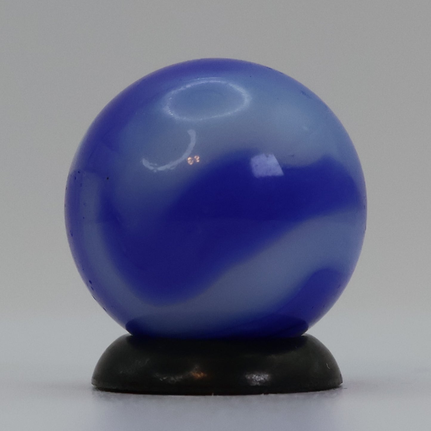 5/8" Peltier Rainbo Blue Zebra Marble M-