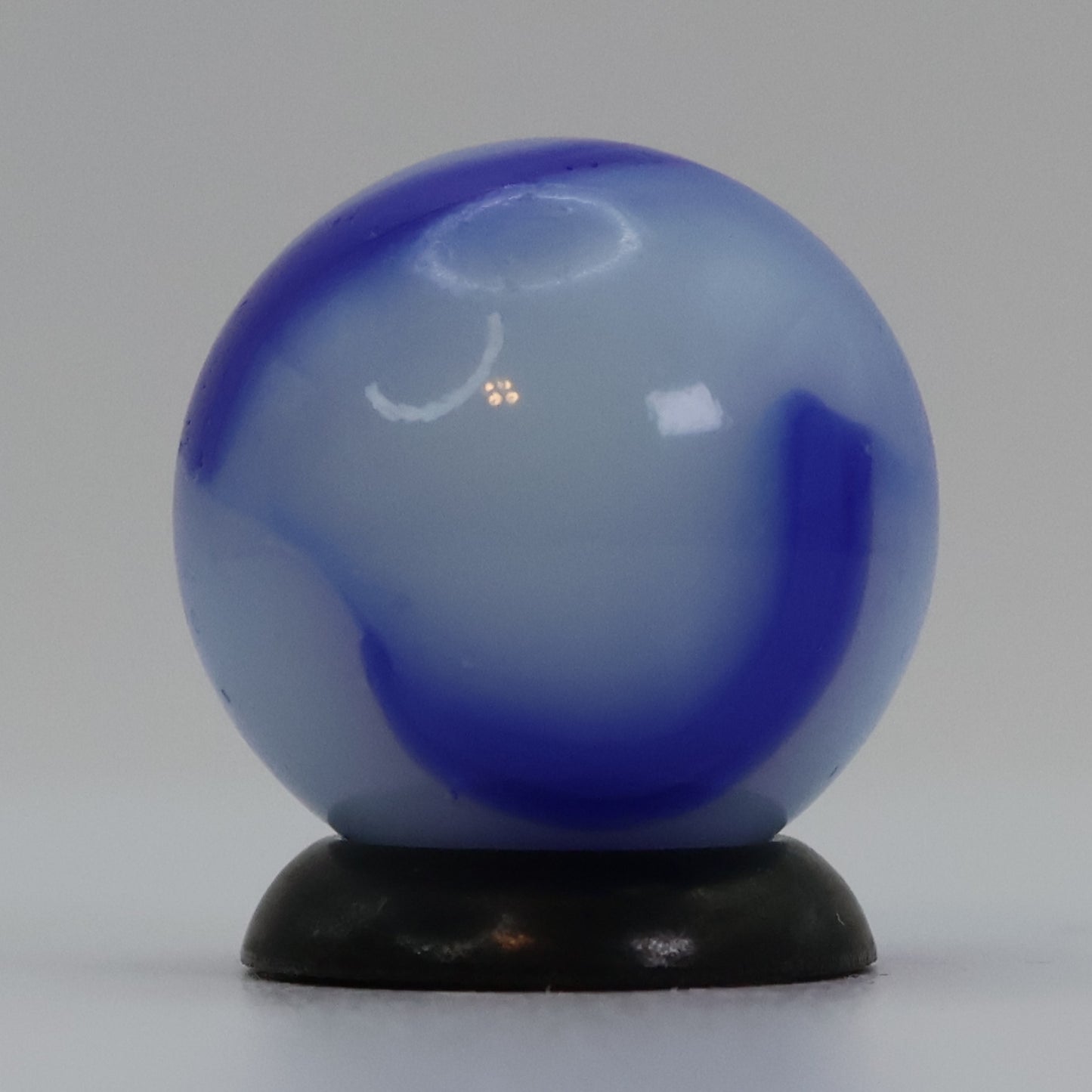 5/8" Peltier Rainbo Blue Zebra Marble M-