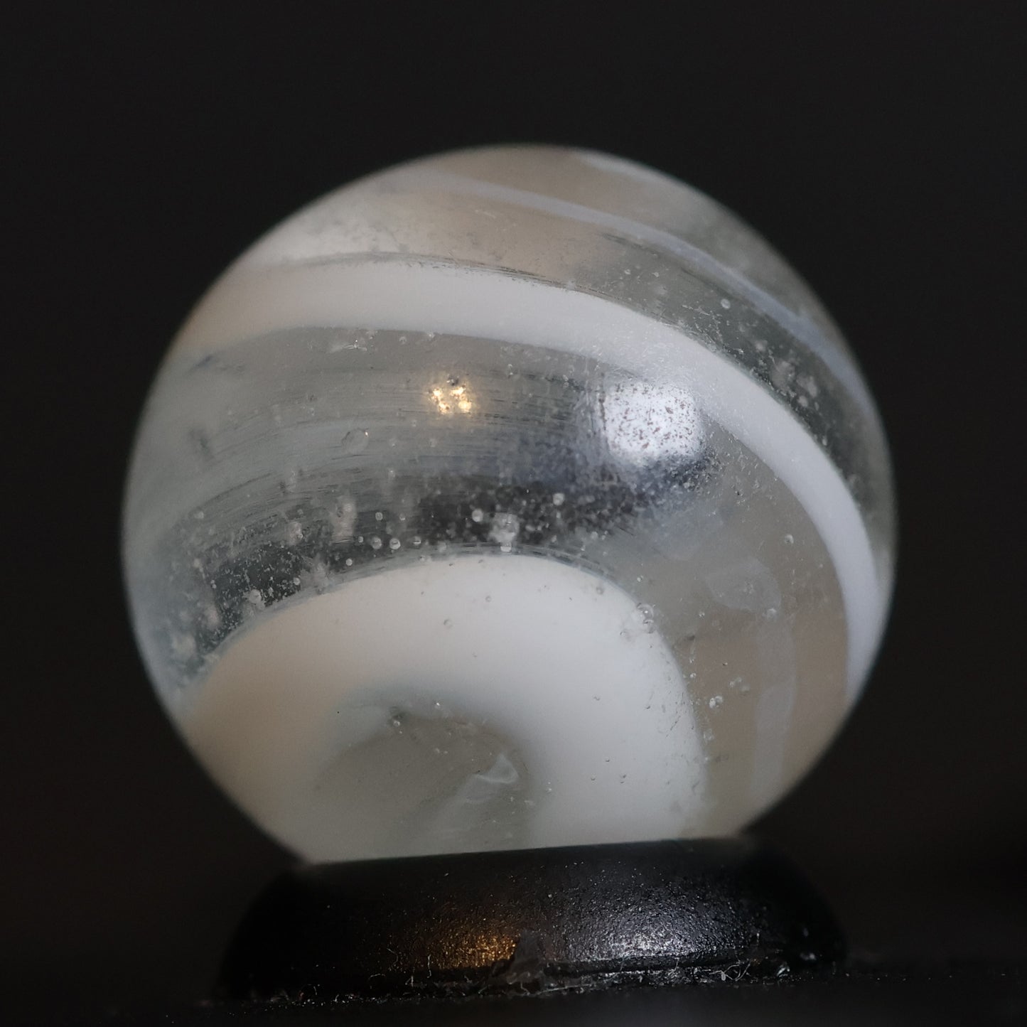 5/8" Akro Agate Snake Marble - White & Clear NM+
