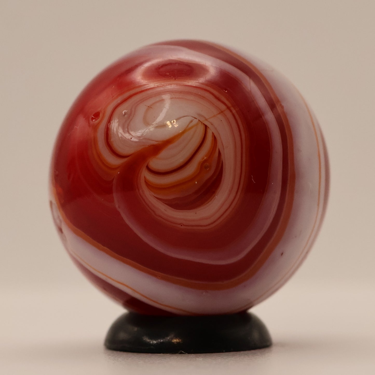 7/8" Red Slag Marble w/drizzle NM+ Gorgeous!