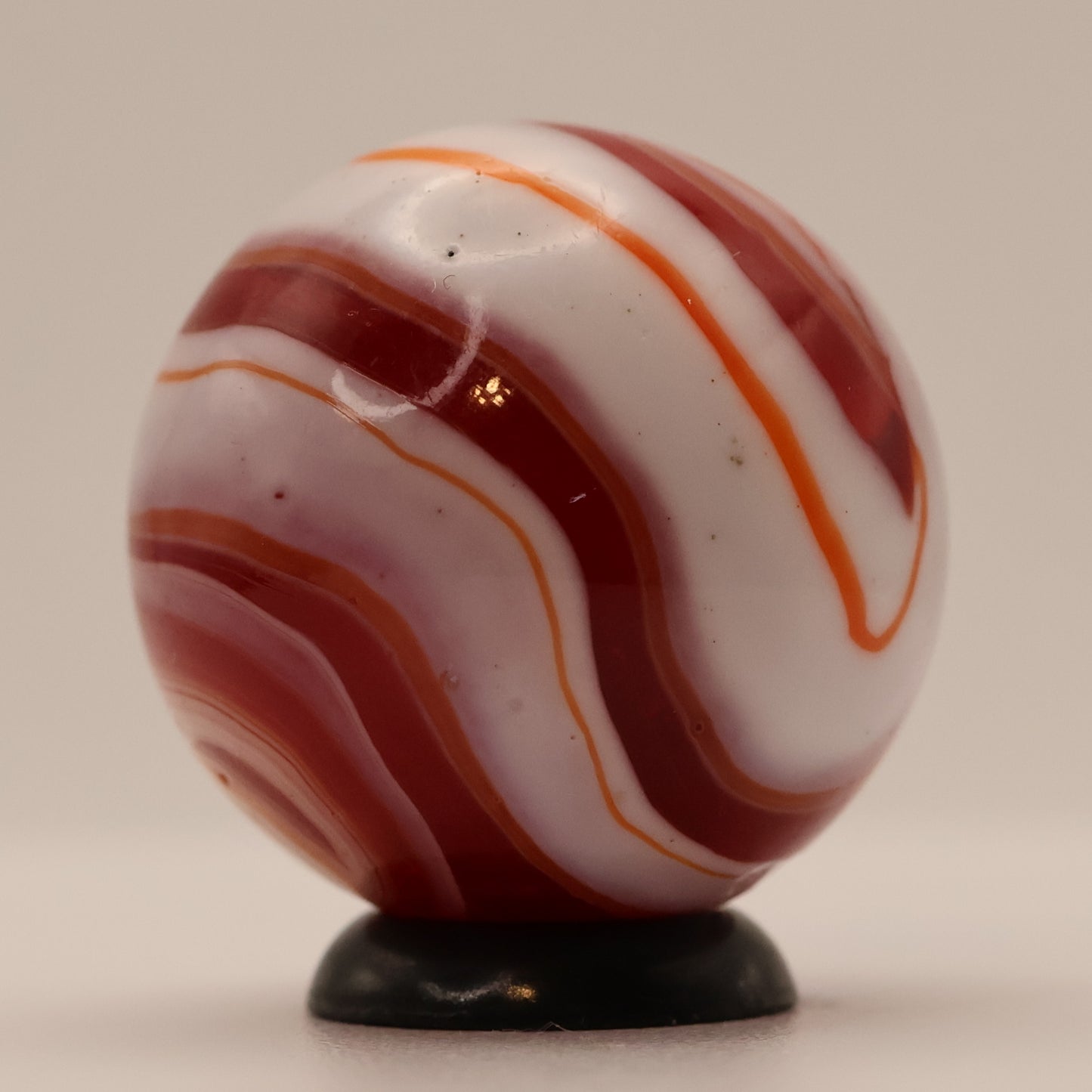 7/8" Red Slag Marble w/drizzle NM+ Gorgeous!