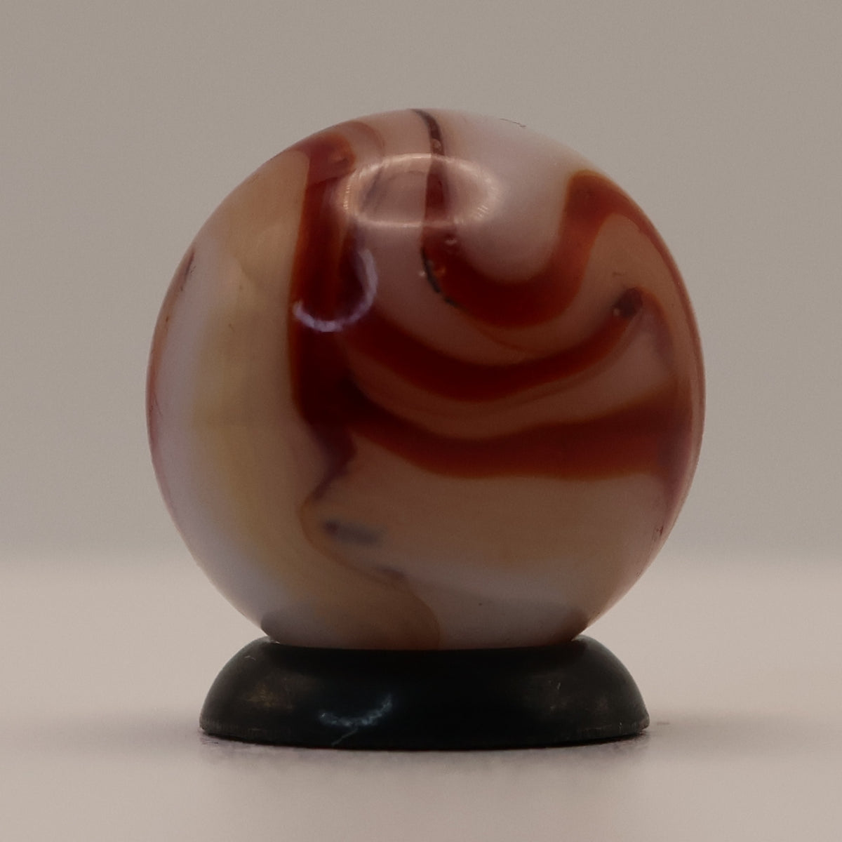 5/8" Ravenswood Red Raven Marble NM