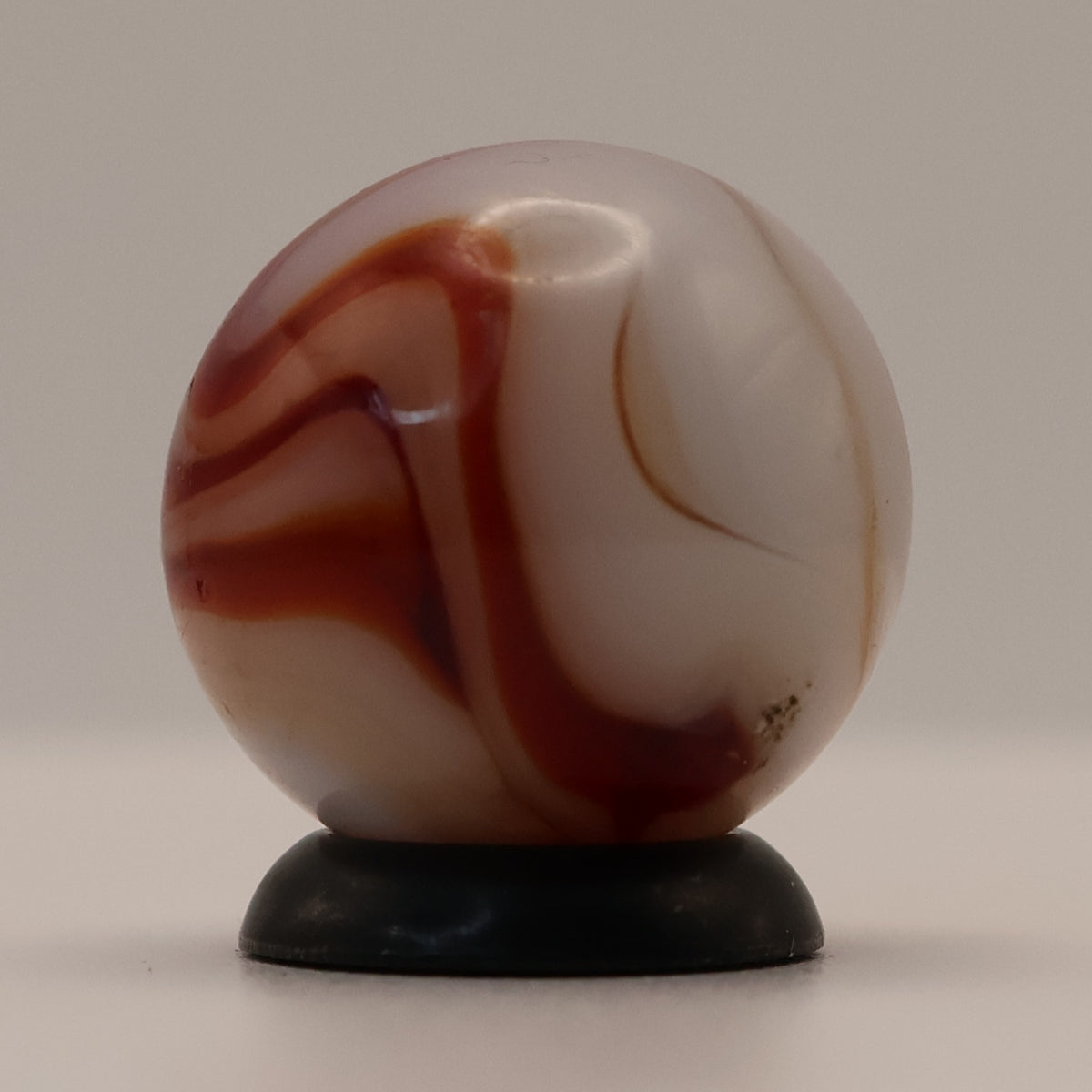 5/8" Ravenswood Red Raven Marble NM