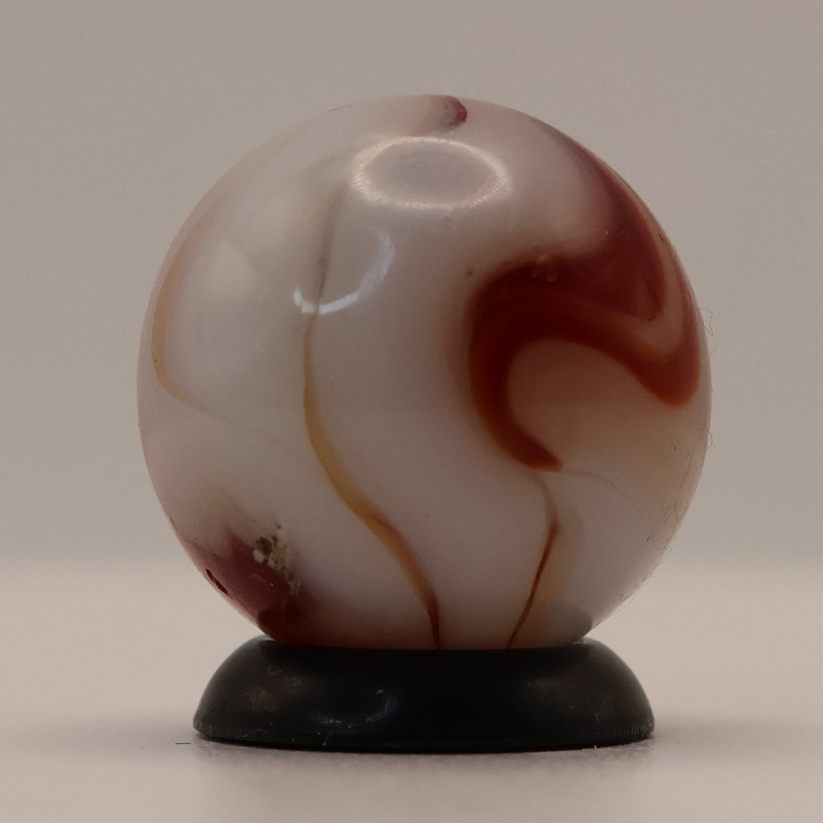 5/8" Ravenswood Red Raven Marble NM