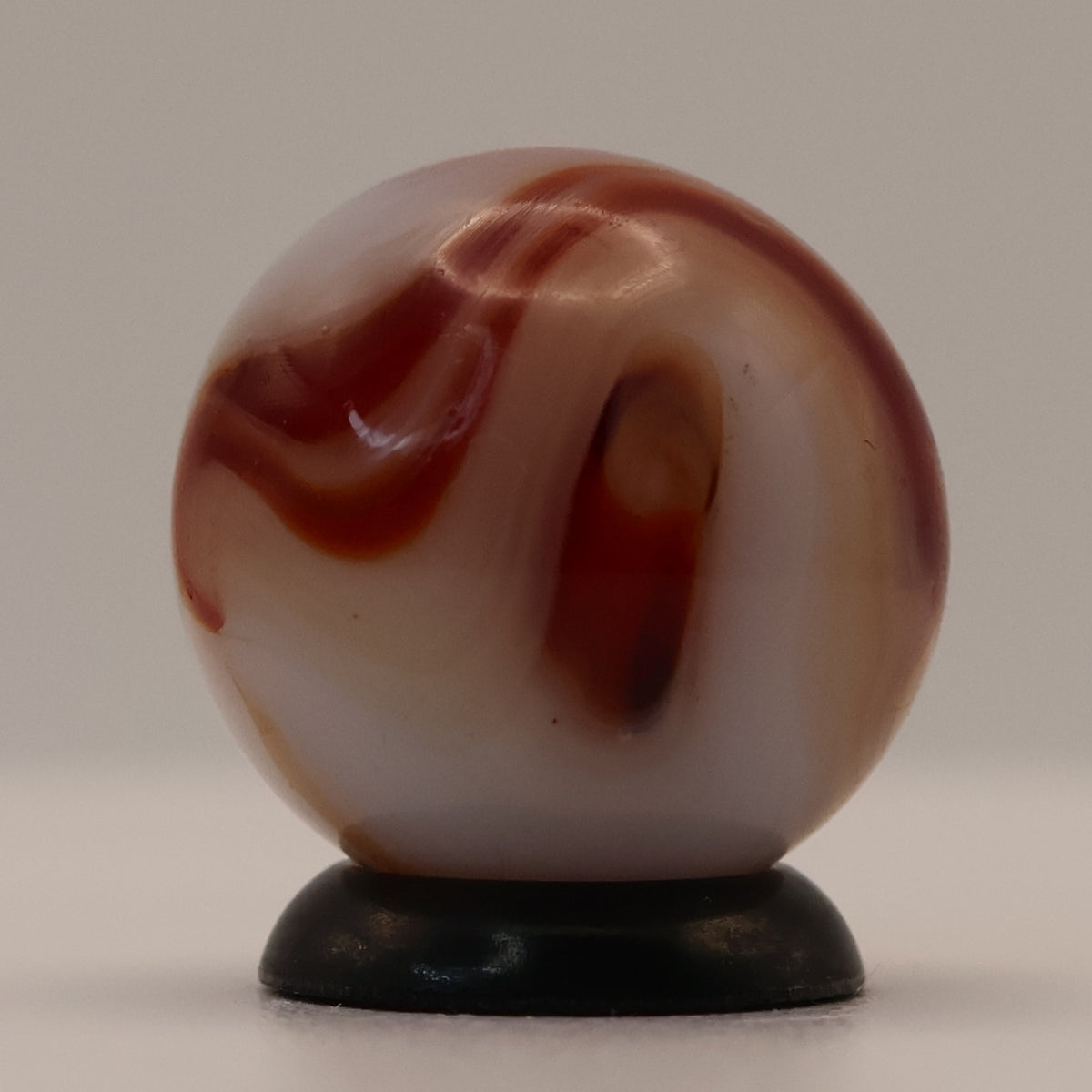 5/8" Ravenswood Red Raven Marble NM