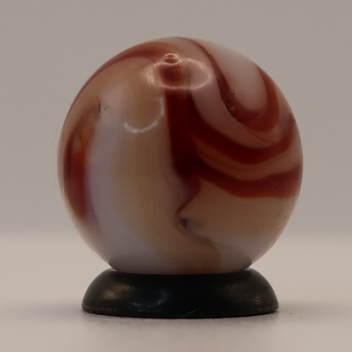 5/8" Ravenswood Red Raven Marble NM