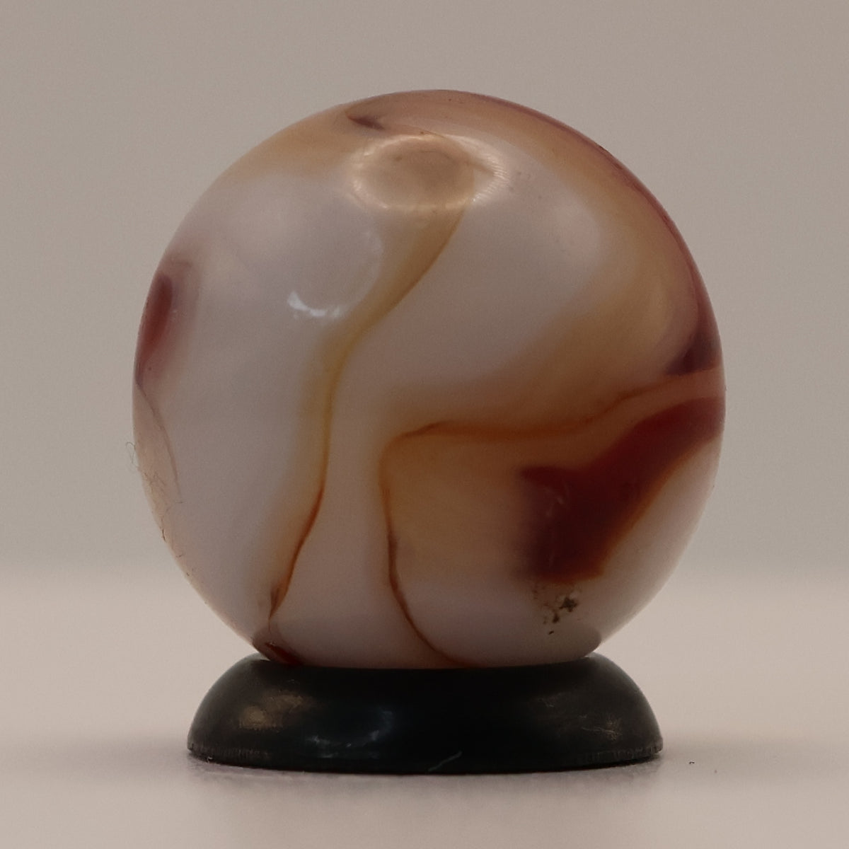 5/8" Ravenswood Red Raven Marble NM