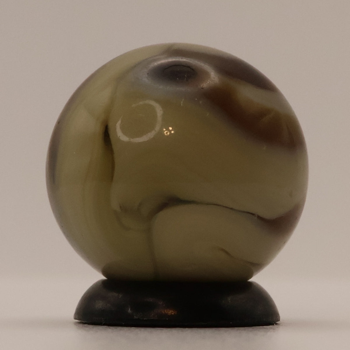 5/8" Swirl Marble MINT