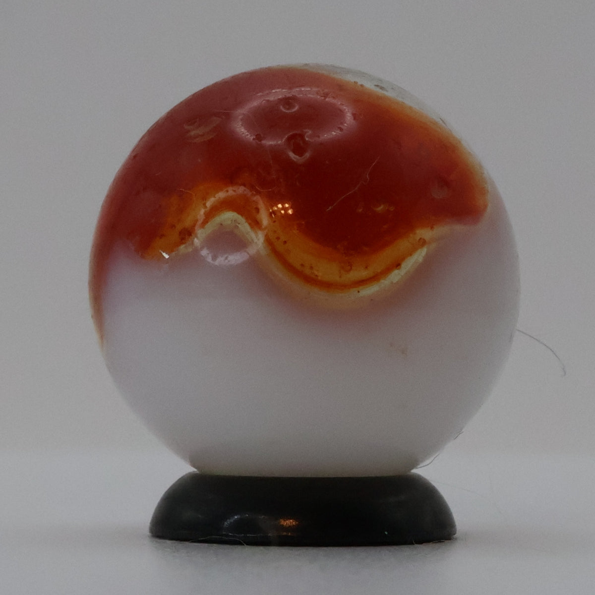 3/4" Peltier Rainbo Marble Bubbly red & white NM