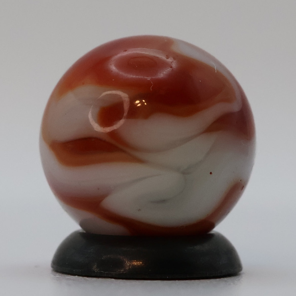 5/8" closer 9/16" Swirl marble Cream & Red Drizzle NM++