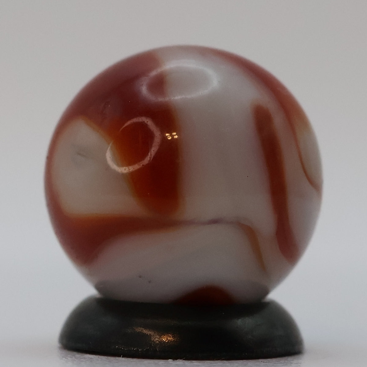 5/8" closer 9/16" Swirl marble Cream & Red Drizzle NM++