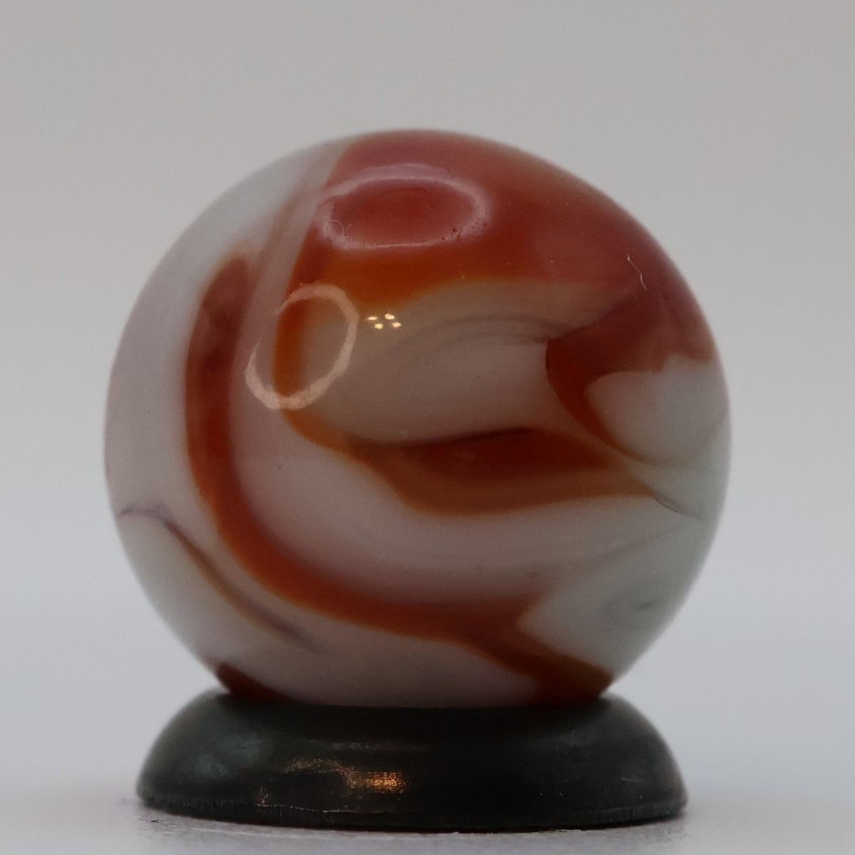 5/8" closer 9/16" Swirl marble Cream & Red Drizzle NM++