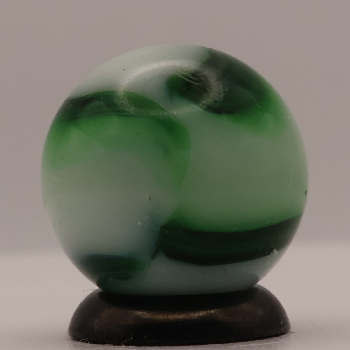 5/8" Peltier Rainbo Green & White URANIUM M-