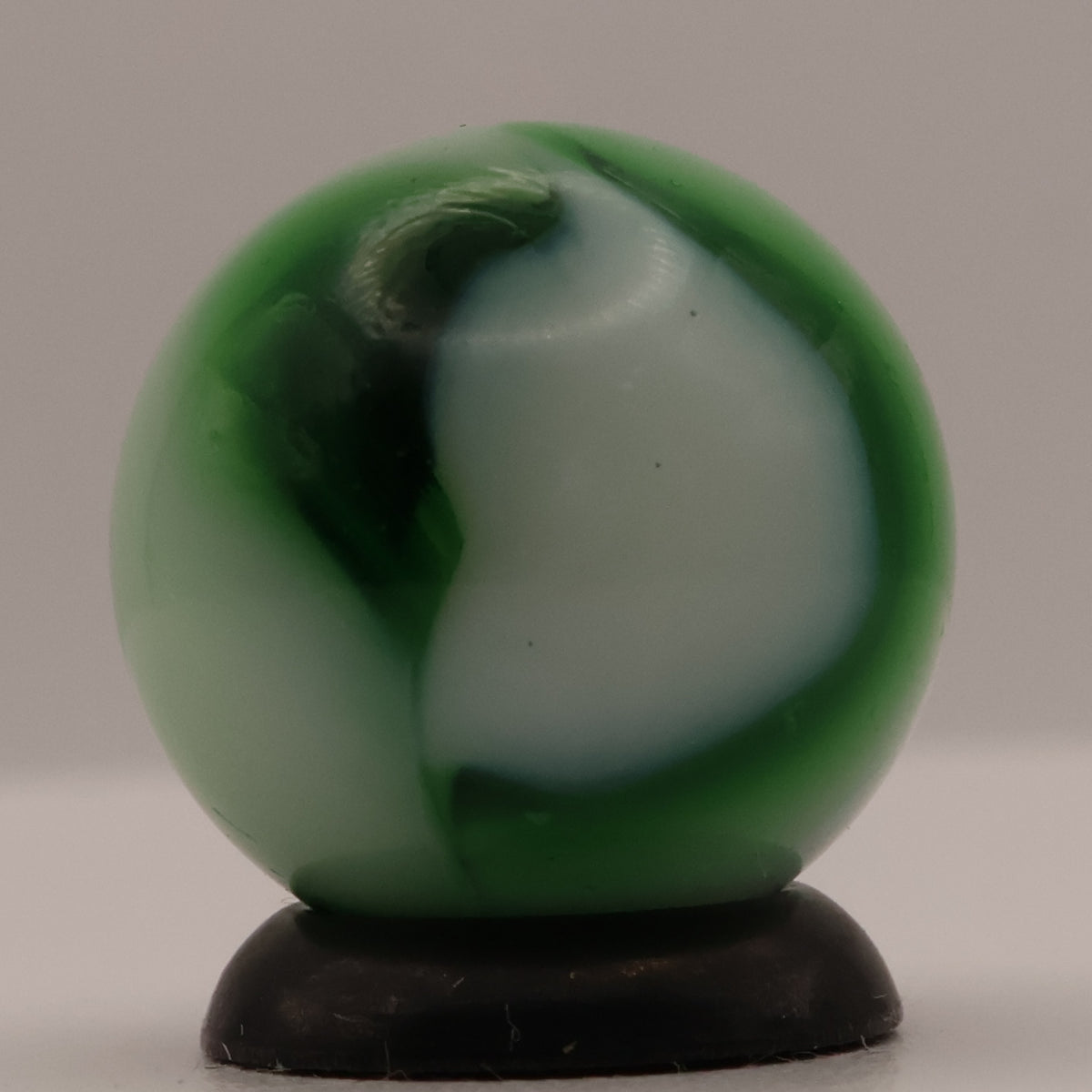 5/8" Peltier Rainbo Green & White URANIUM M-