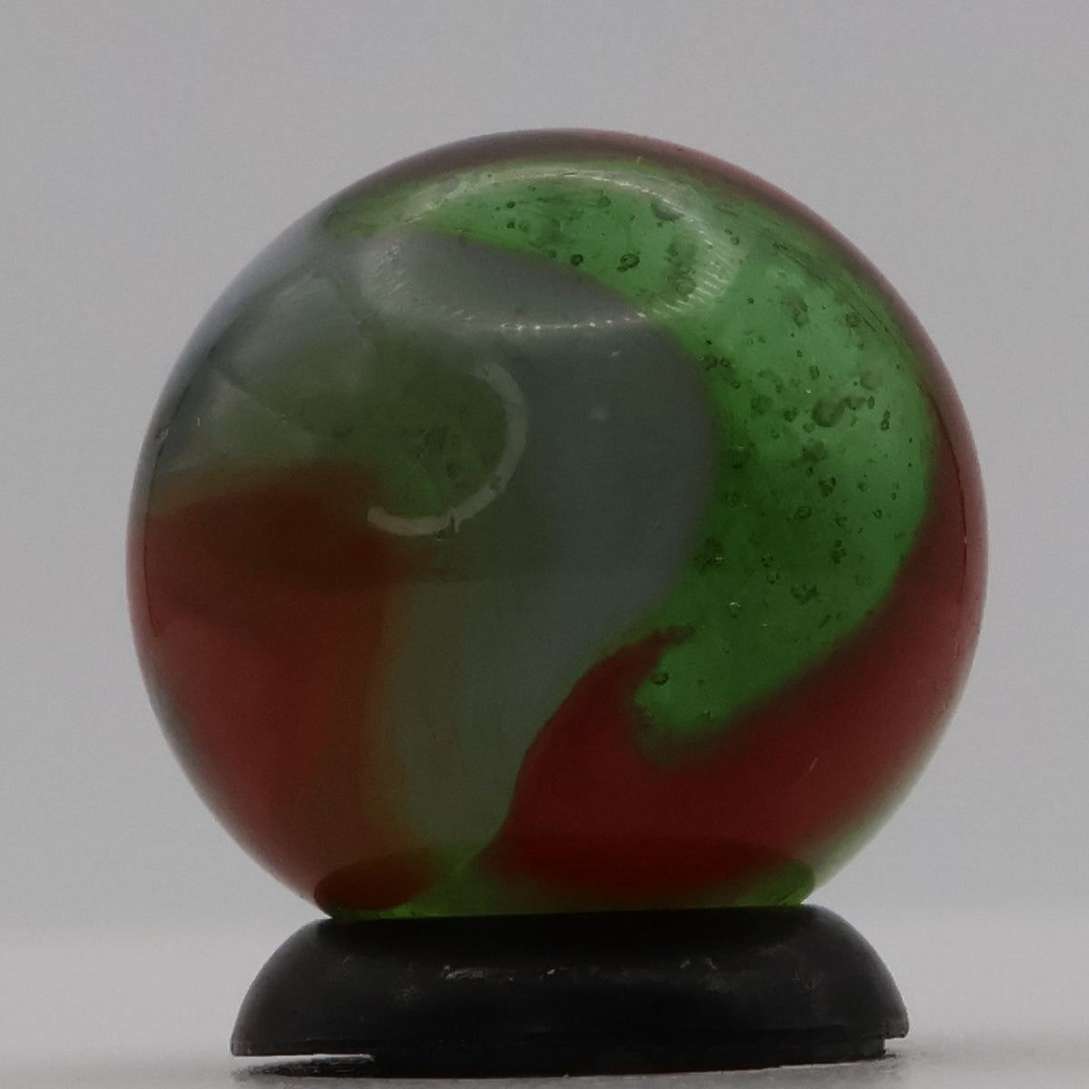 5/8" Peltier Rainbo Marble 7up M-