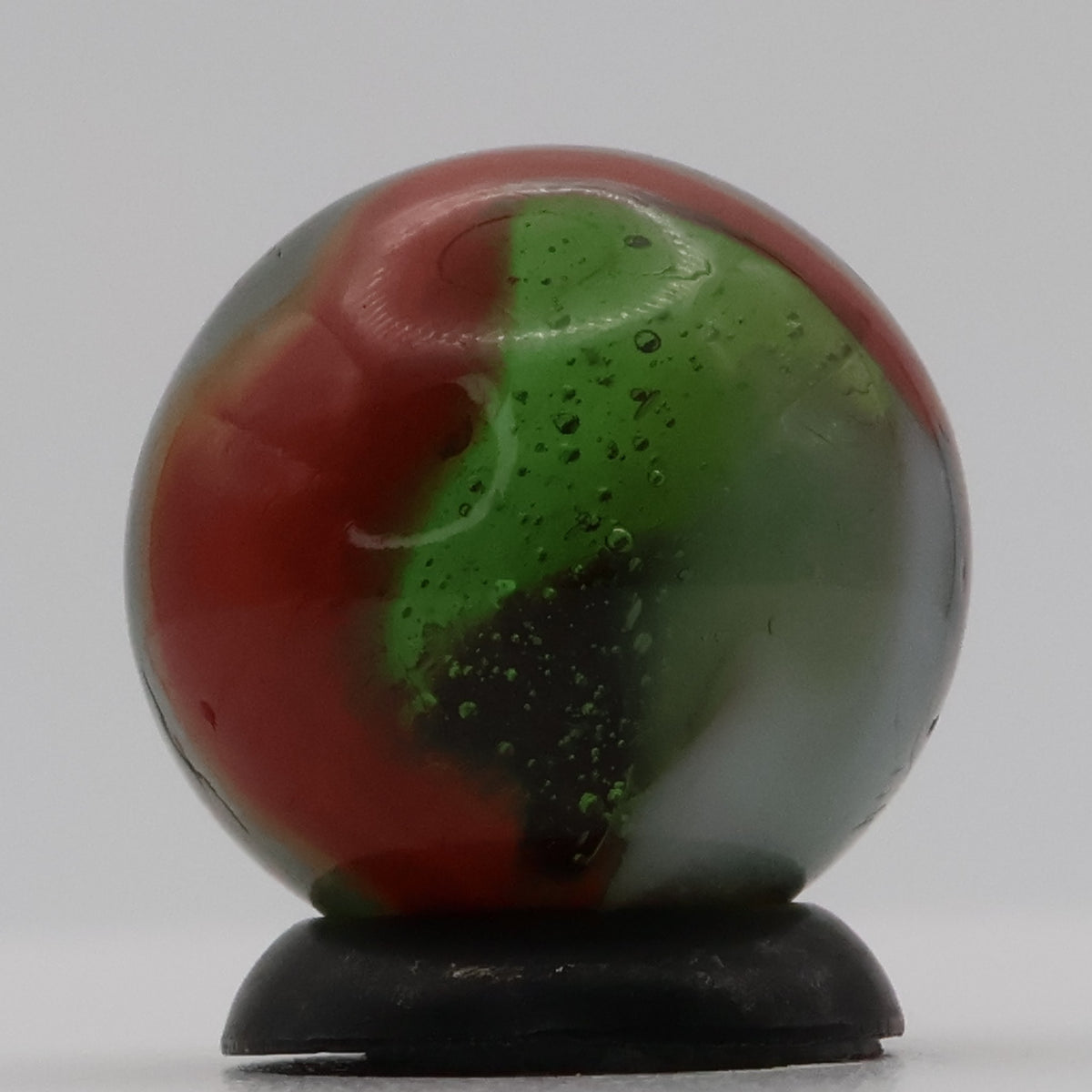 5/8" Peltier Rainbo Marble 7up MINT