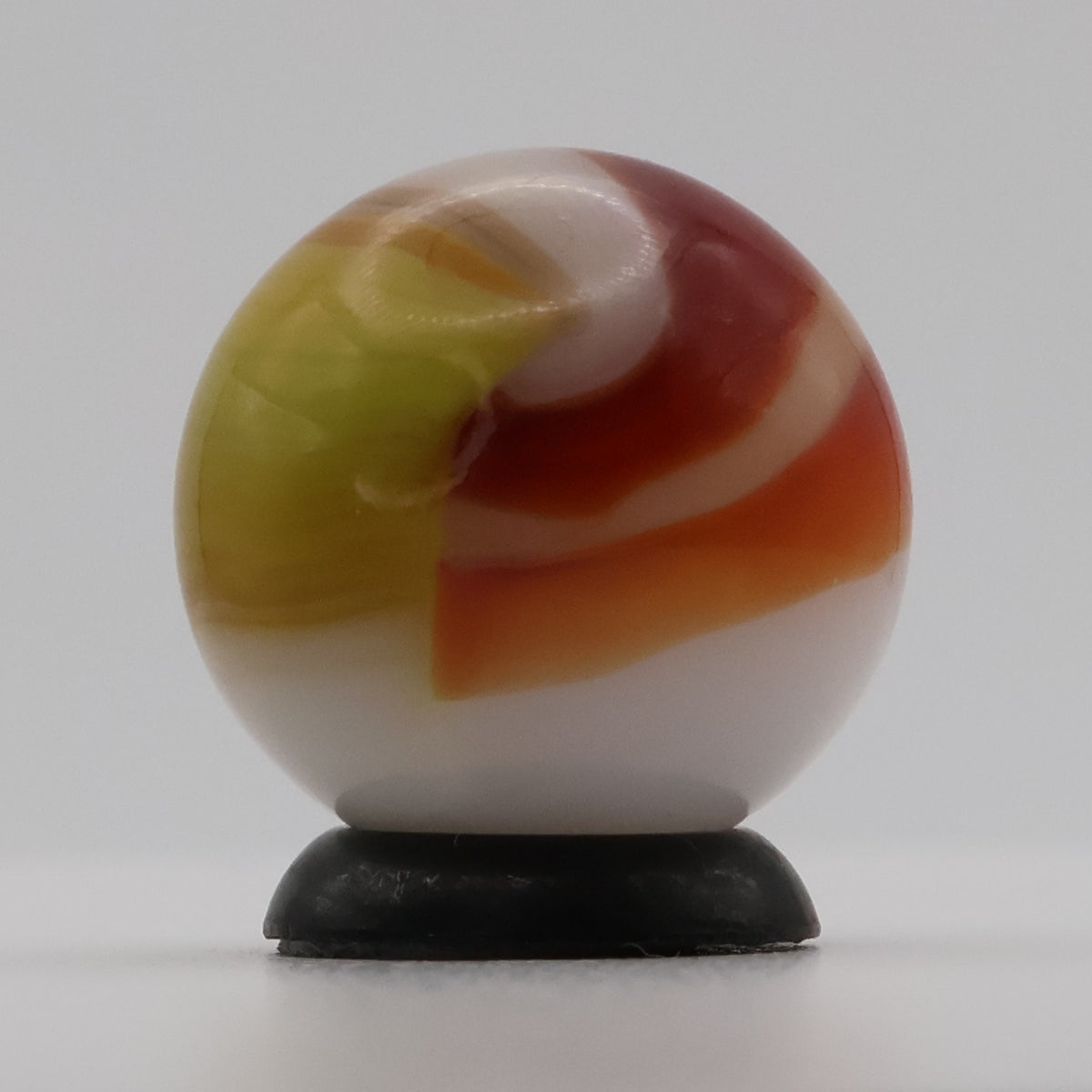 11/16" Peltier Rainbo Ketchup & Mustard Marble MINT