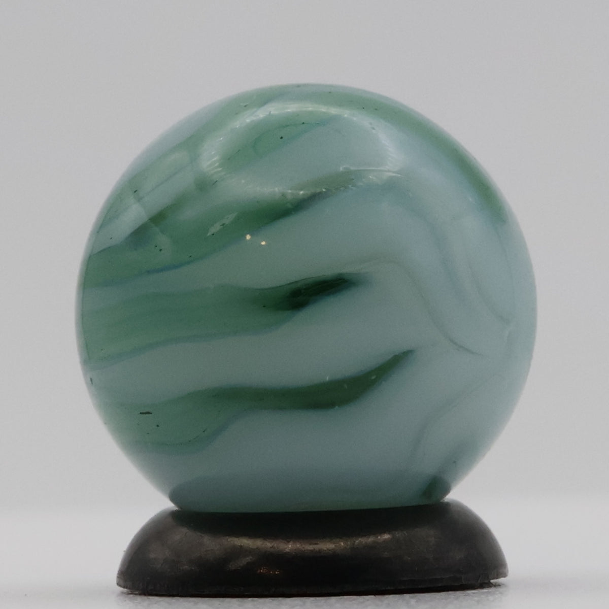 5/8" Alley Agate Flame Marble Translucent - tiny bits of AV M-