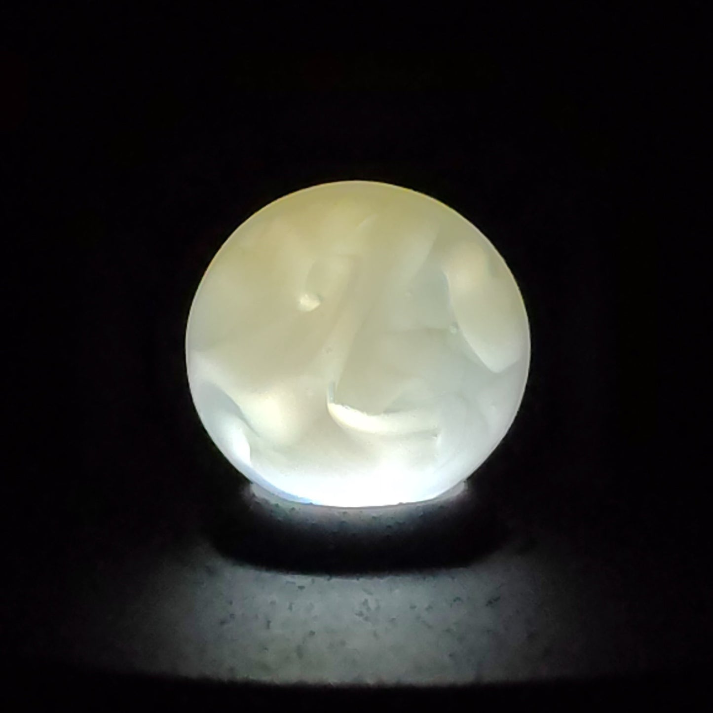 5/8" Transparent Clear Base Marble with White Ribbons Manganese glow MINT