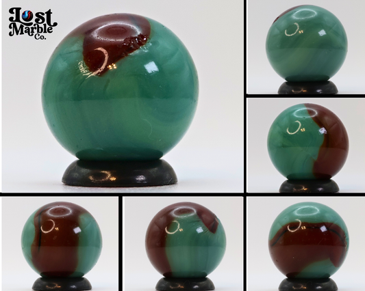 11/16" Akro Agate "Lazy" Corkscrew green/ red NM+