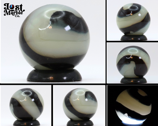 11/16" Akro Agate Oxblood Milky Corkscrew Indigo Tracer NM