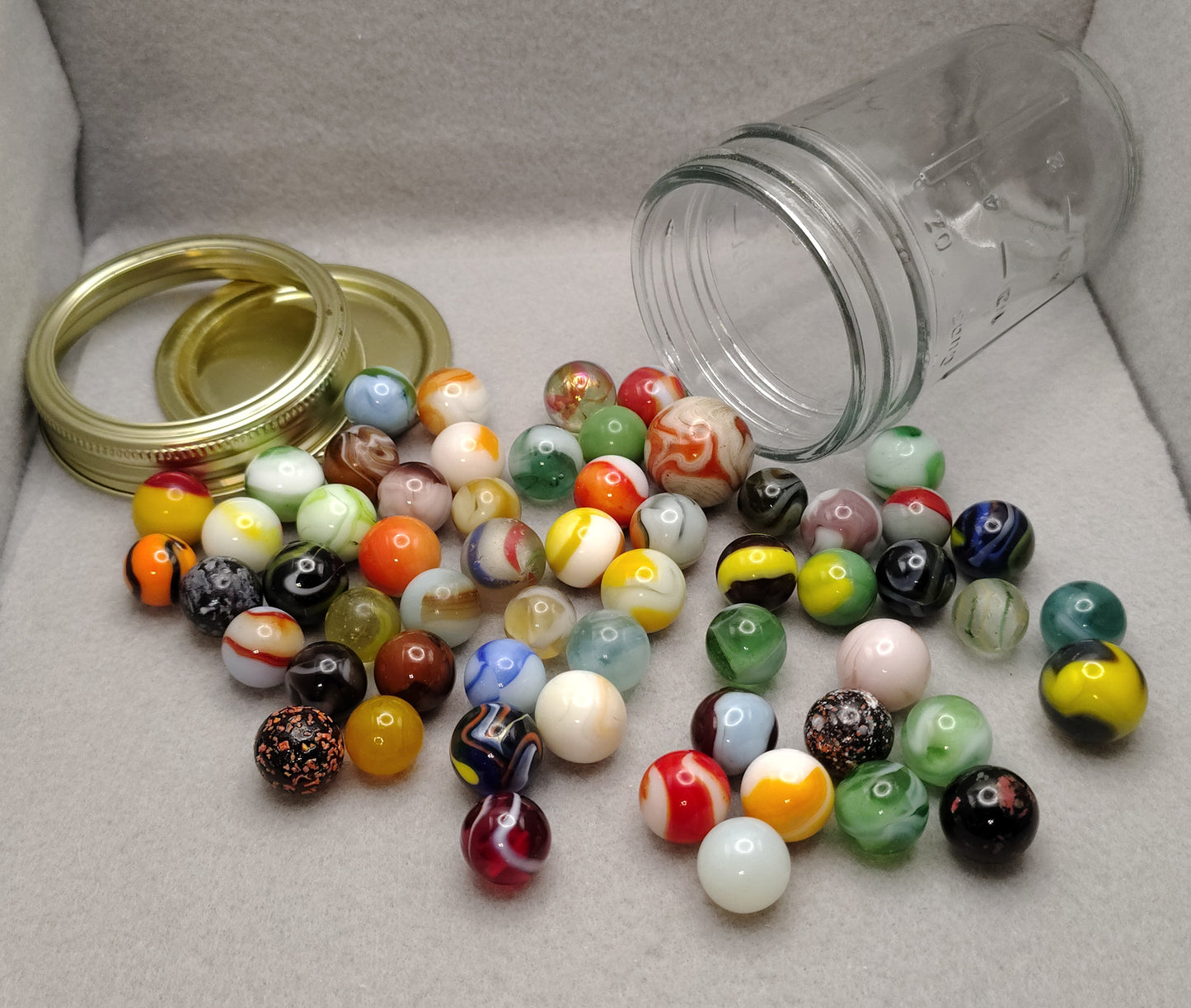 ~60 Vintage Marbles in a jelly jar see desc for makers NM-M